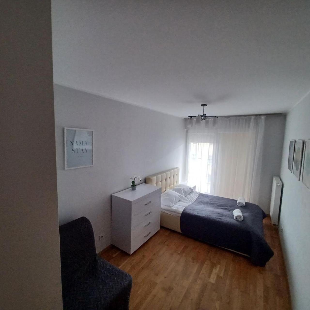 Apart City Center - 3 Rooms - Parking Place Wrocław Eksteriør bilde